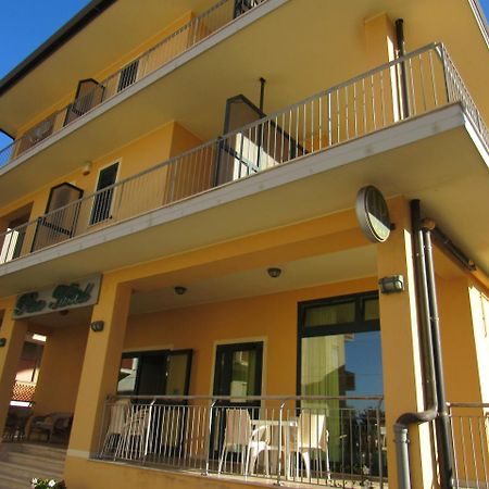 Pino Hotel Gizzeria Exterior foto
