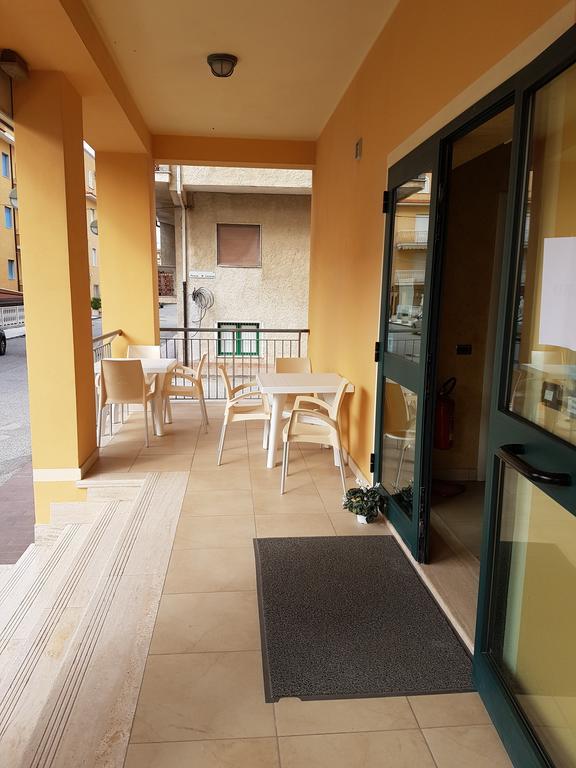 Pino Hotel Gizzeria Exterior foto