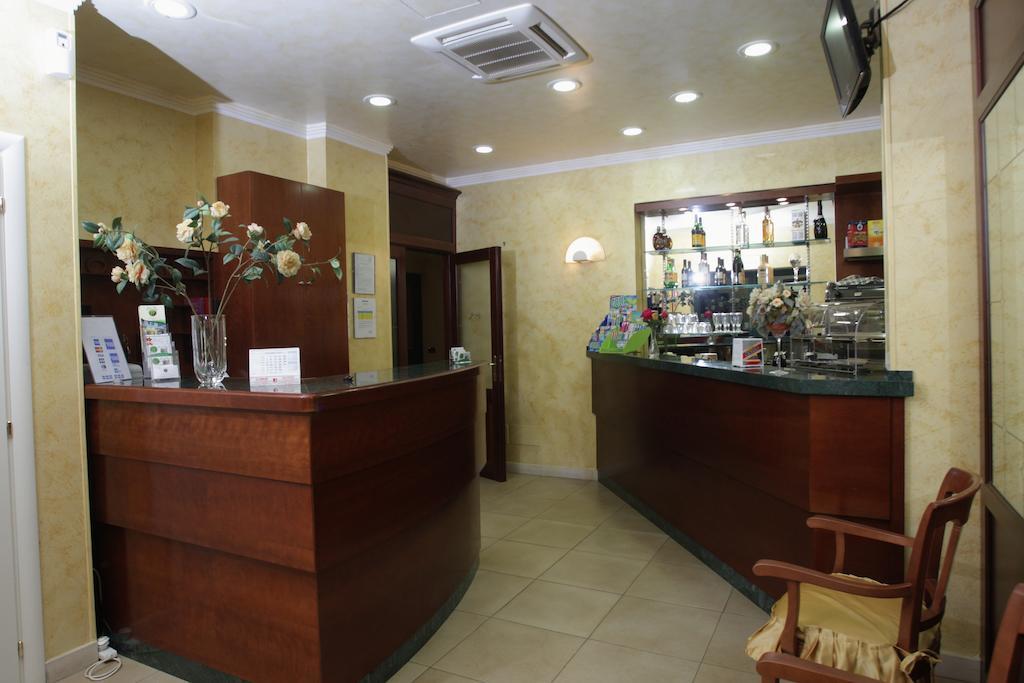 Pino Hotel Gizzeria Exterior foto